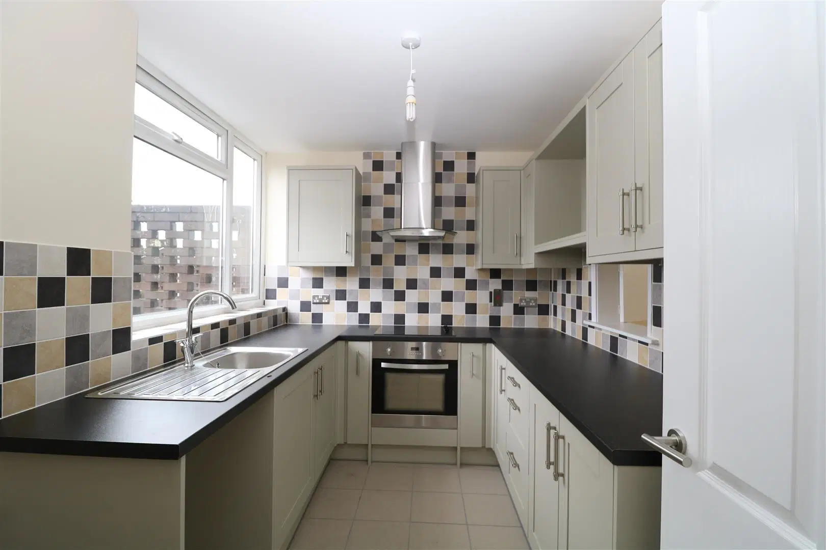 Flat Abbey End in Kenilworth