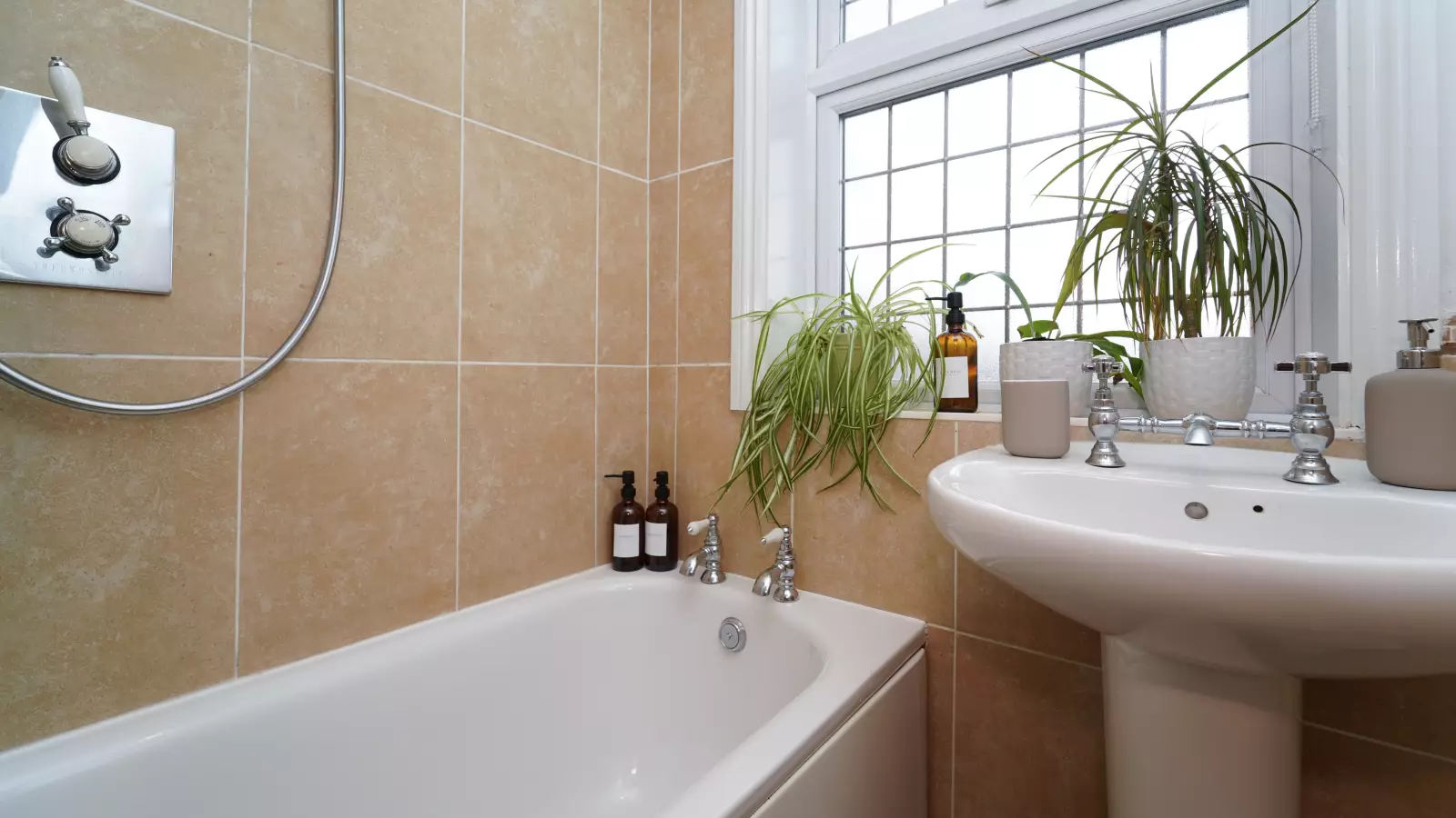 Flat Ingrams Close in Elmbridge