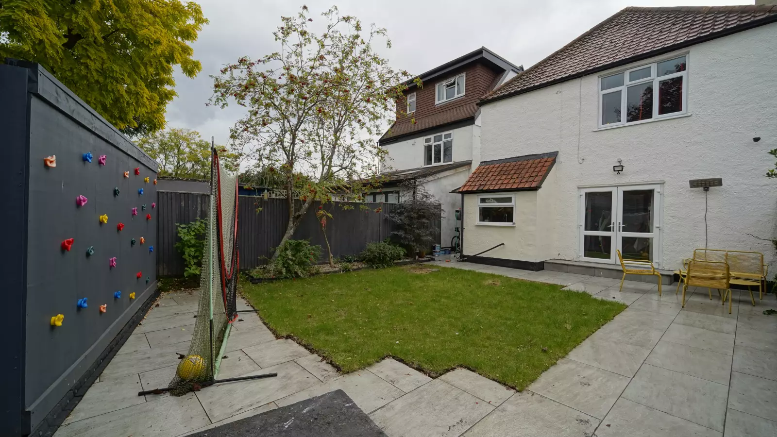 Flat Ingrams Close in Elmbridge