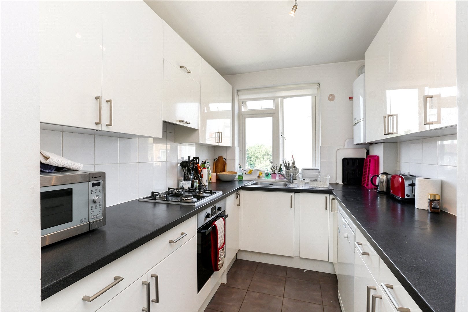 Flat Blenheim Crescent in Greater London