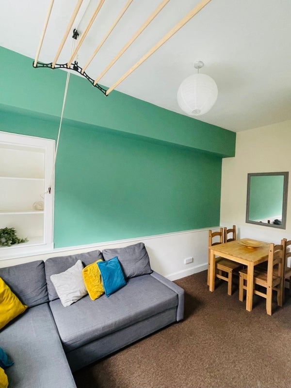 Room Dalmeny Street in City of Edinburgh
