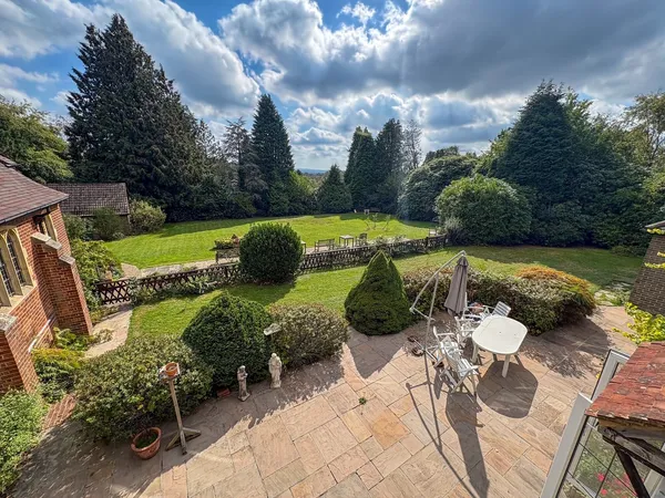 Flat Chapel Green in Wealden