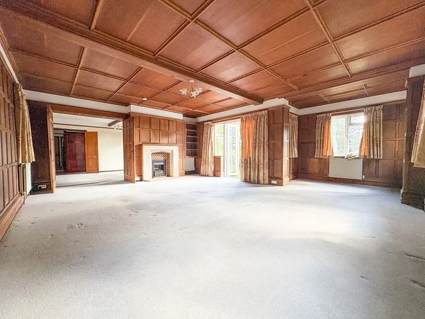 Flat Chapel Green in Wealden