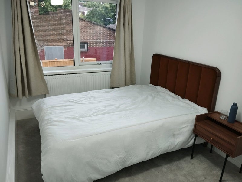 Room Atkinson Road in Greater London