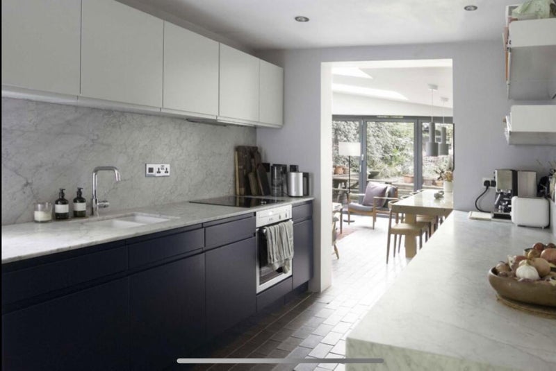 Flat Hollydale Road in Greater London