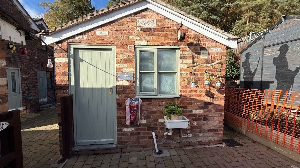 Flat Marquis Drive in Cannock Chase
