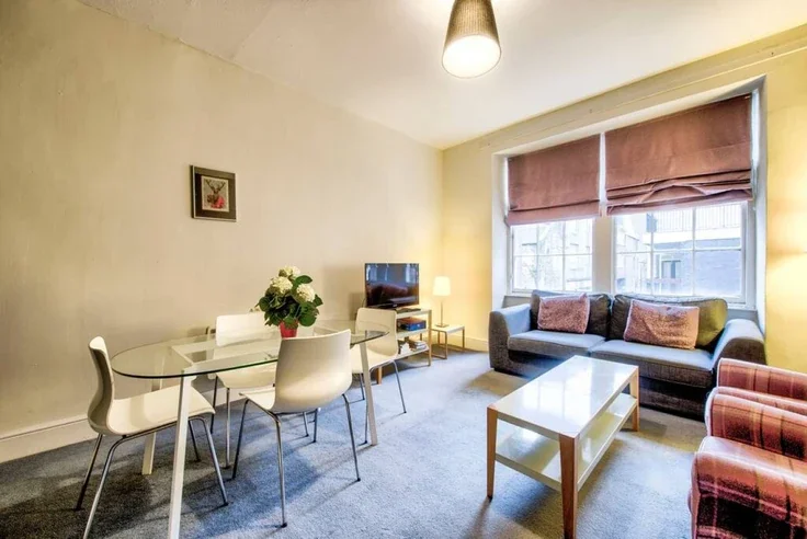 Flat Rose Street South Lane in City of Edinburgh