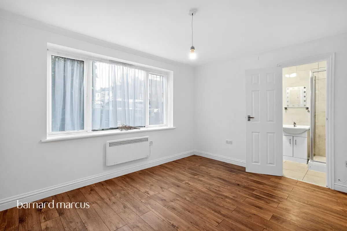 Flat Gainsborough Road in Greater London