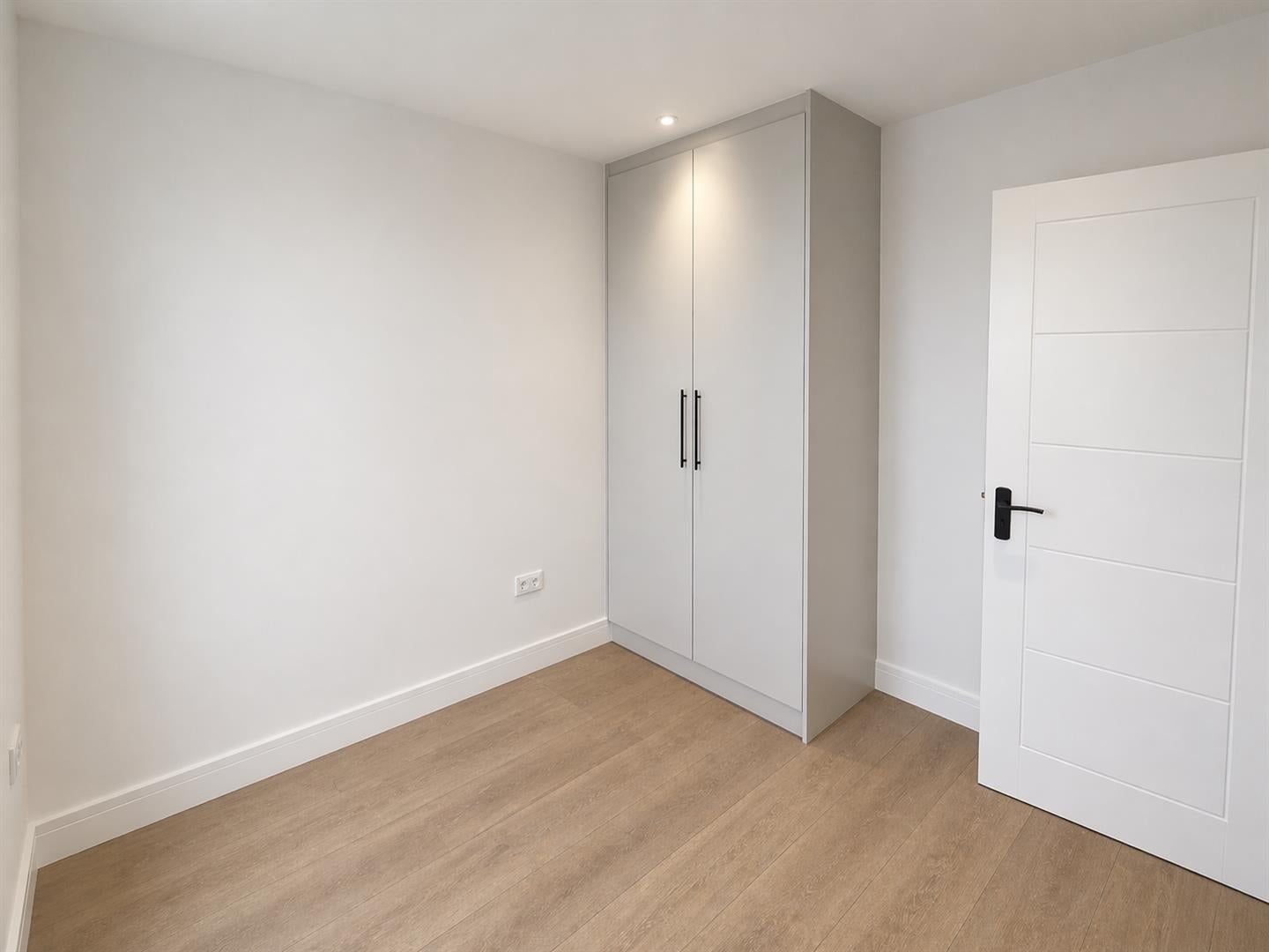 Flat Northfield Avenue in Greater London