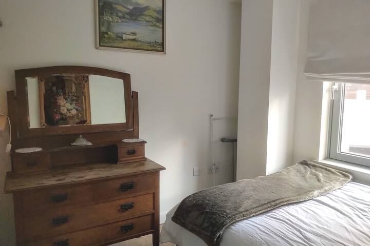 Room Gascony Place in Greater London