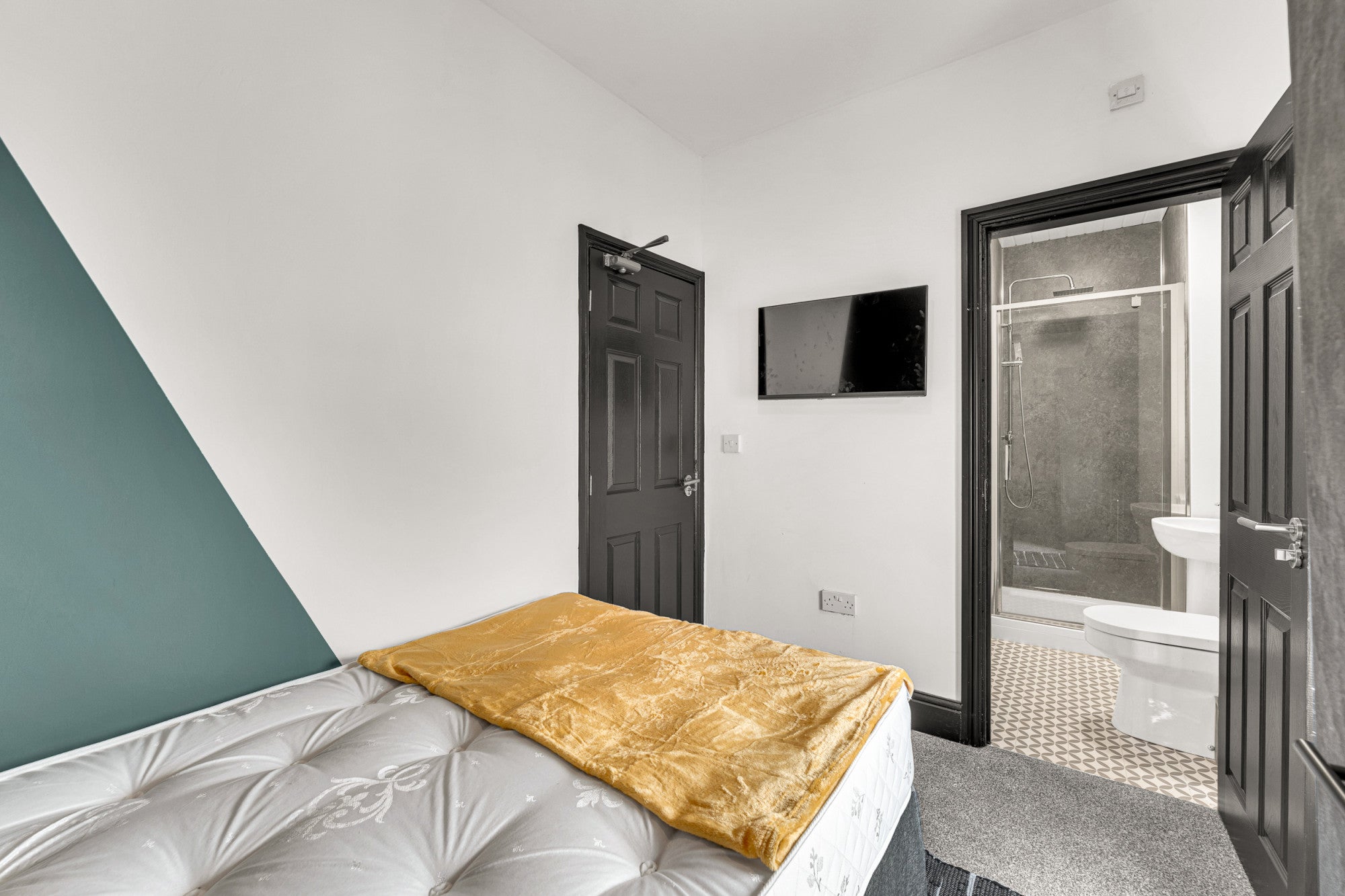 Room Wilkinson Street in Warrington
