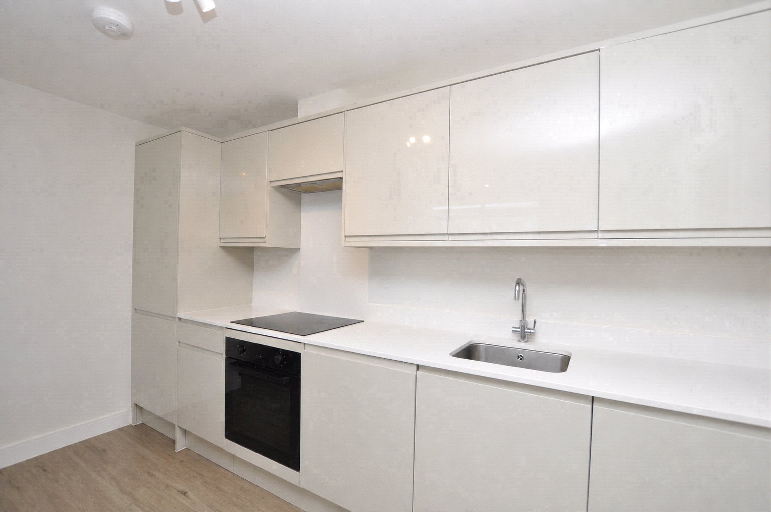 Flat Victoria Road in Rushmoor