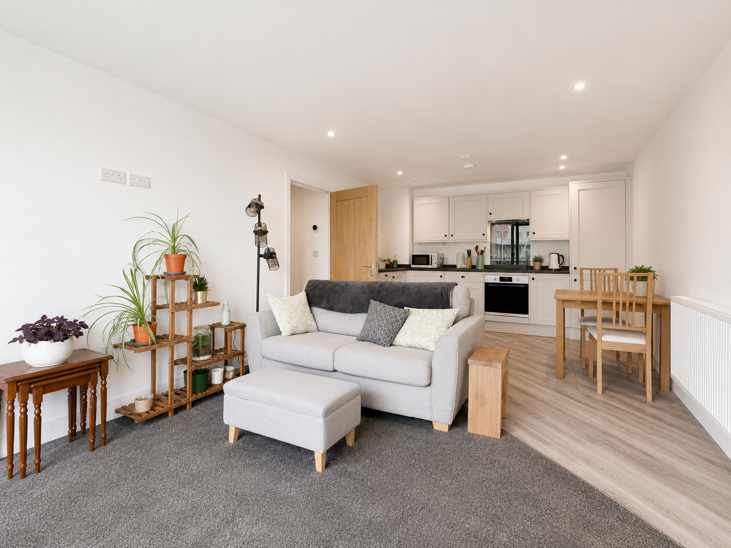 Flat Mumby Road in Gosport