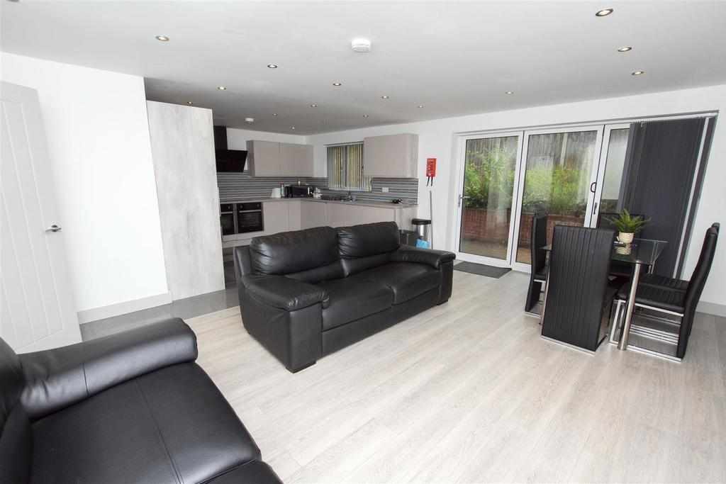 Flat Heeley Road in Birmingham