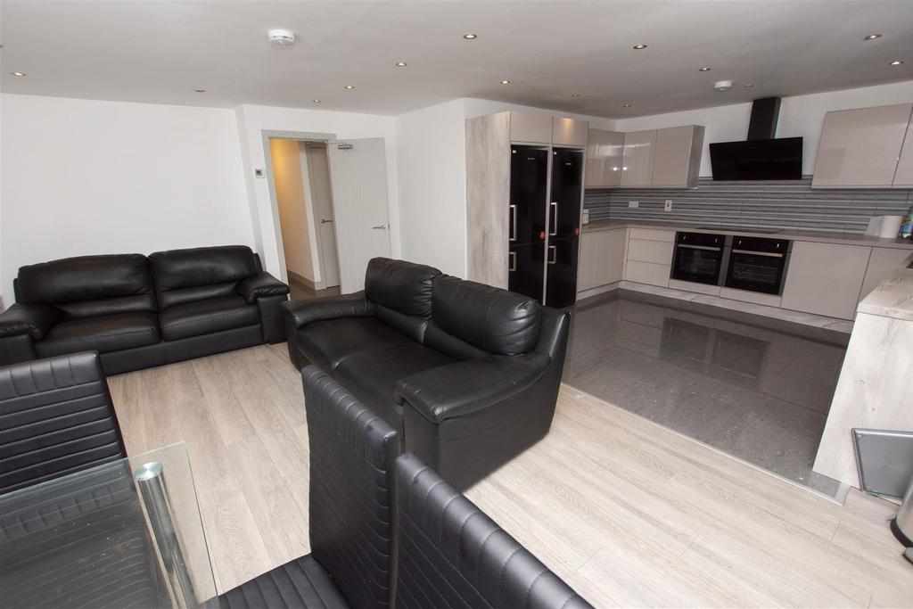 Flat Heeley Road in Birmingham