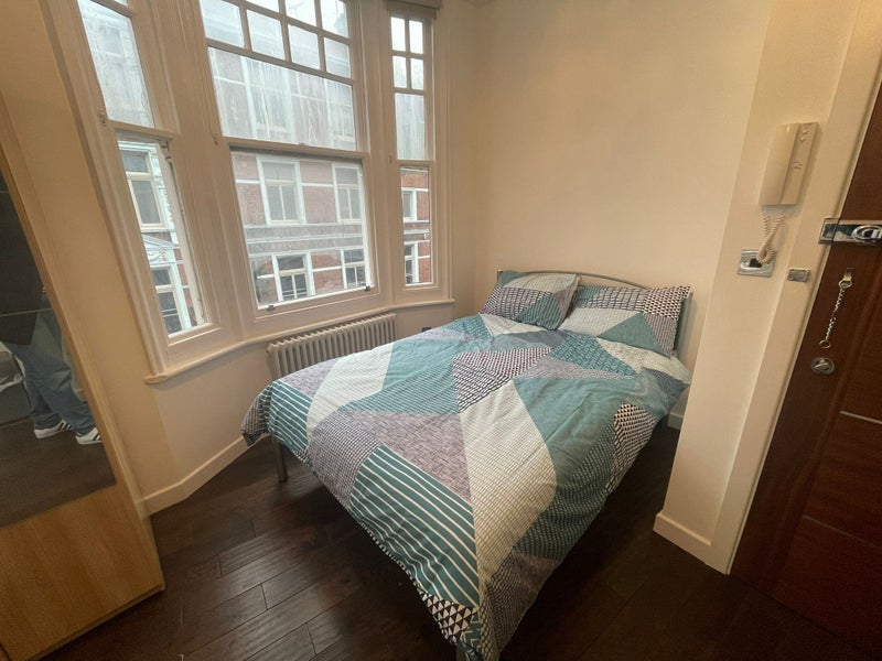 Flat Bishopsgate in City of London