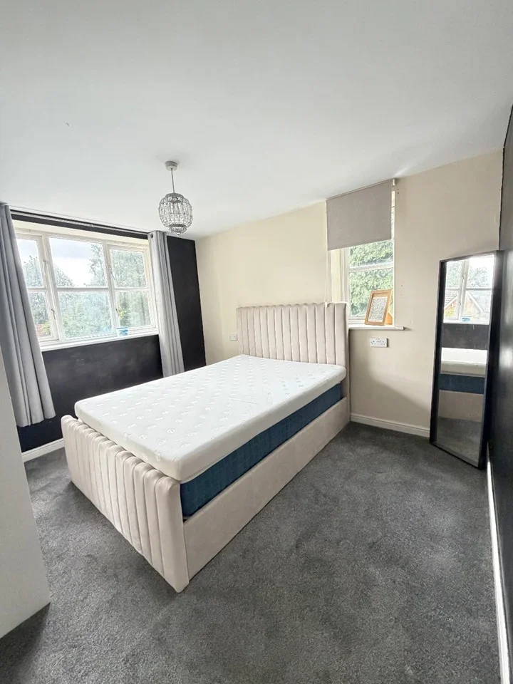 Flat Harvard Grove in Salford