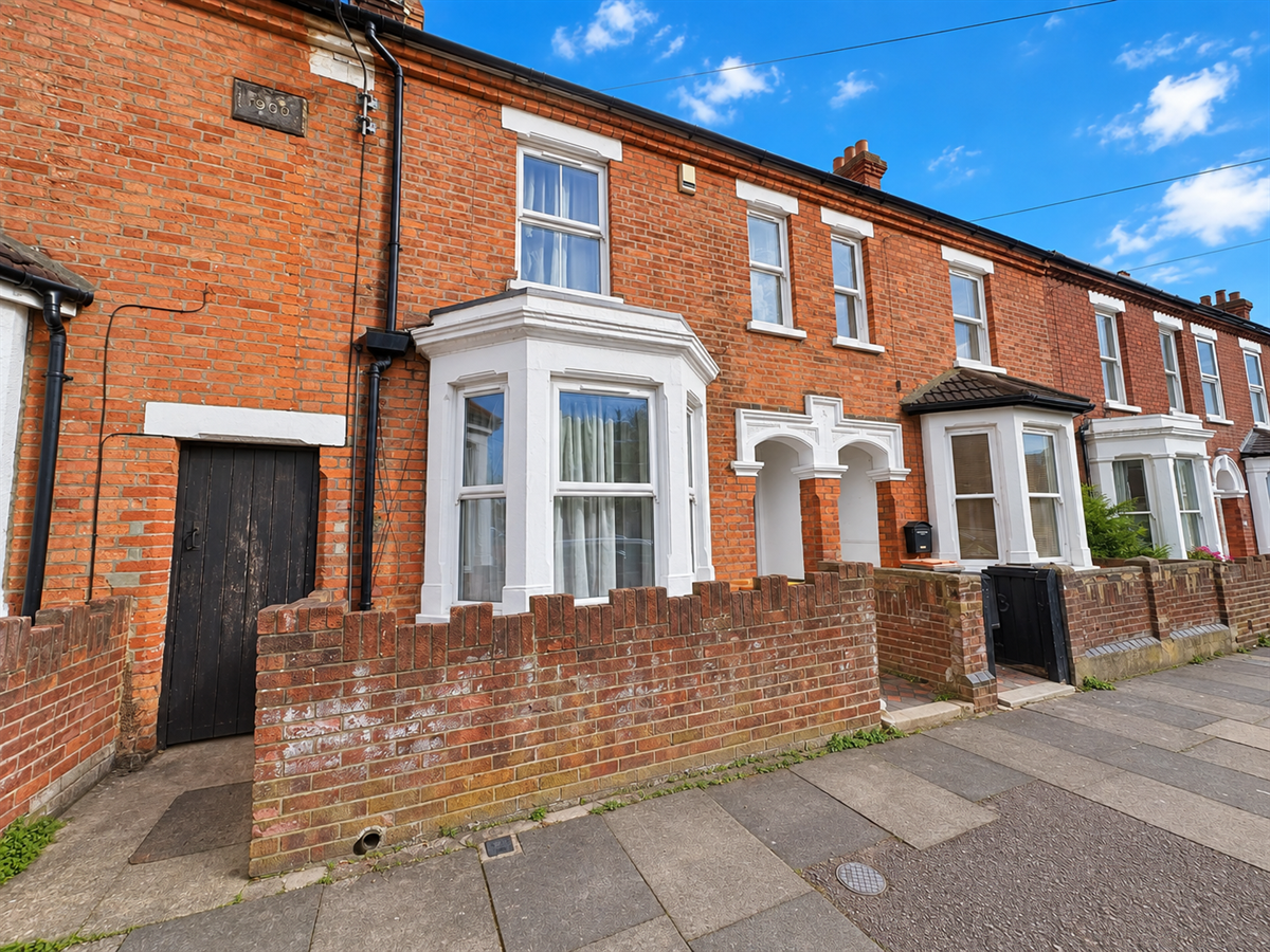 House Salisbury Street in Bedford