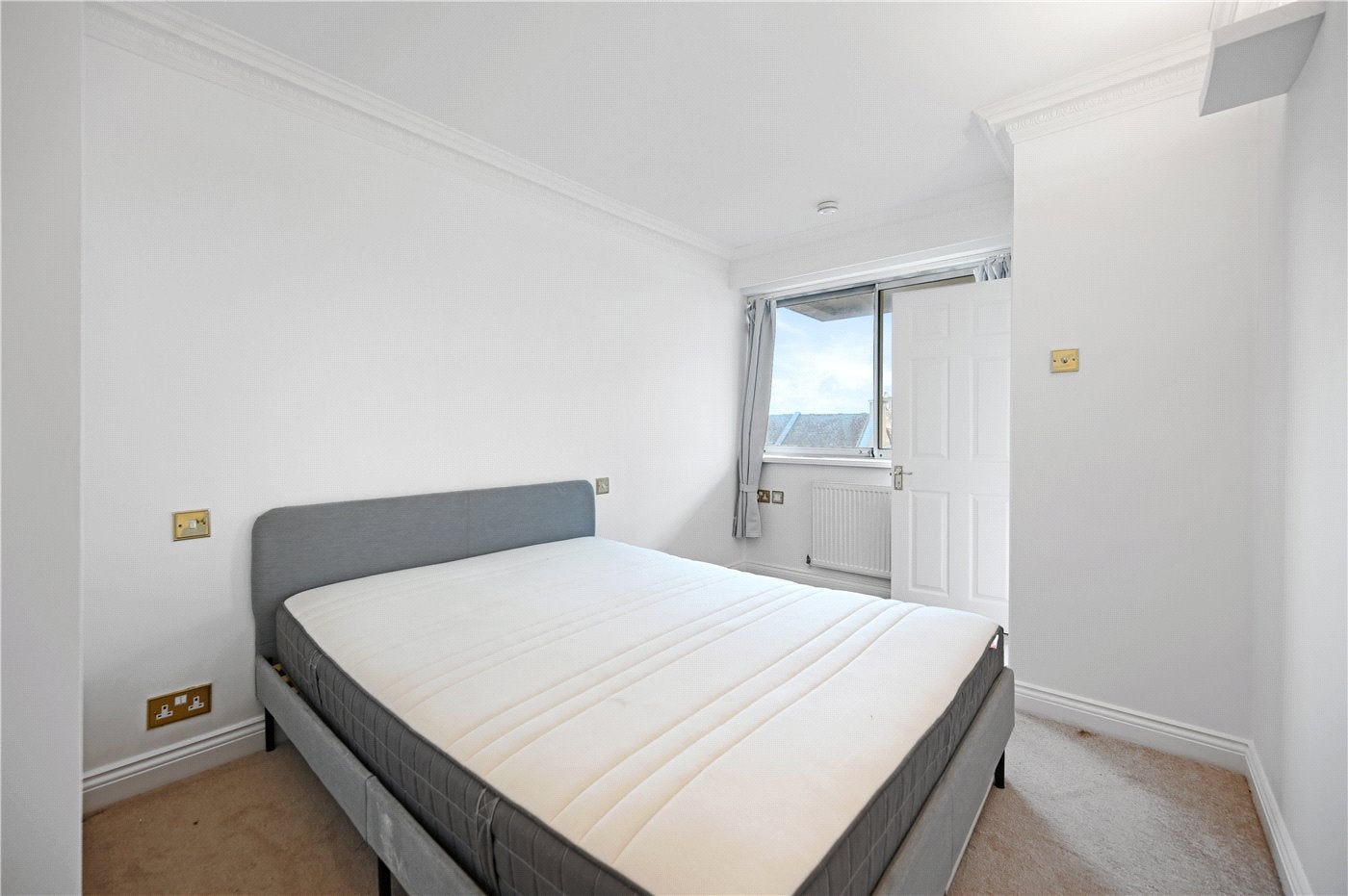 Flat Campden Street in Greater London