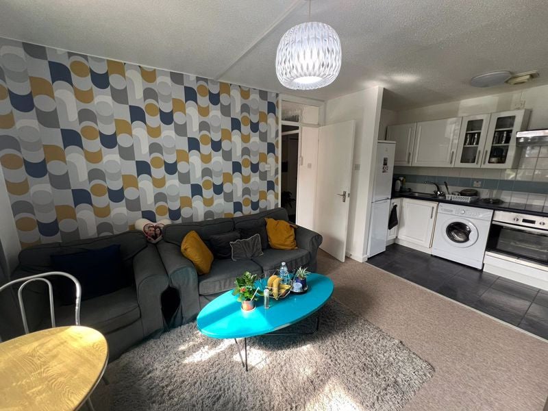 Flat Palmers Leaze in Bristol