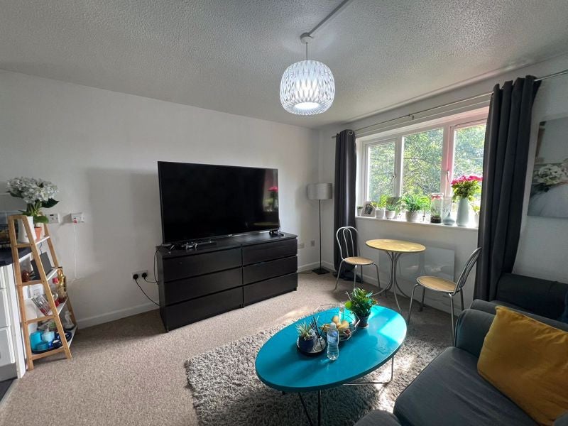 Flat Palmers Leaze in Bristol