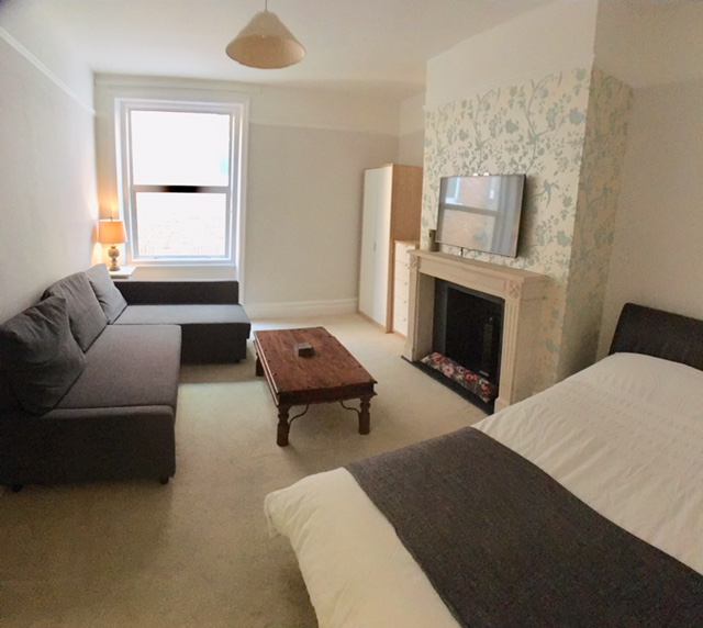 Room Wolverton Gardens in Greater London