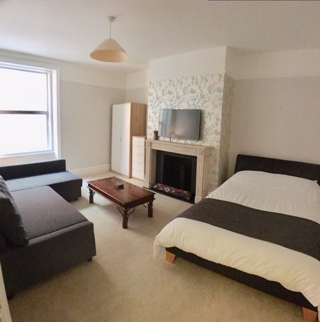 Room Wolverton Gardens in Greater London