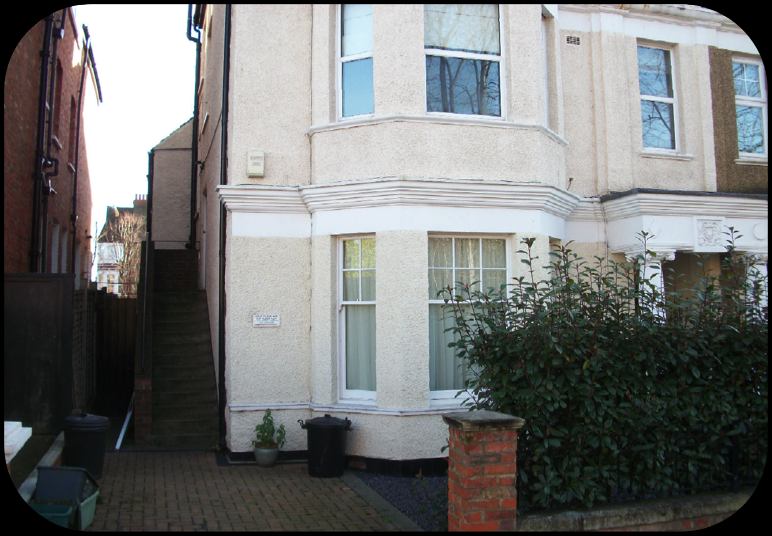 Room Wolverton Gardens in Greater London