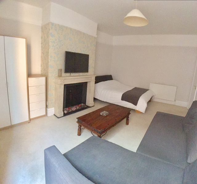 Room Wolverton Gardens in Greater London