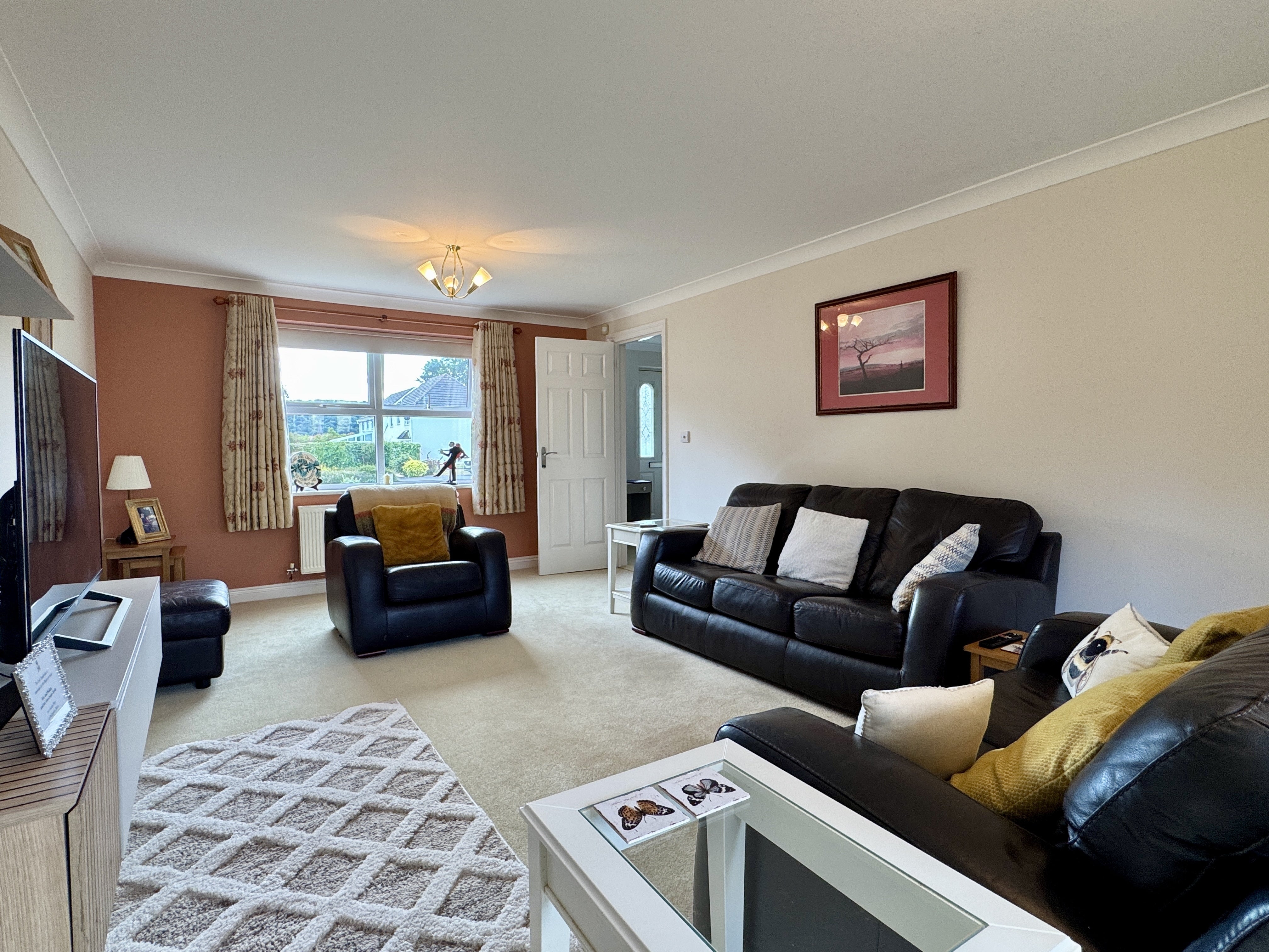 House Clos yr Onnen in Abergwili