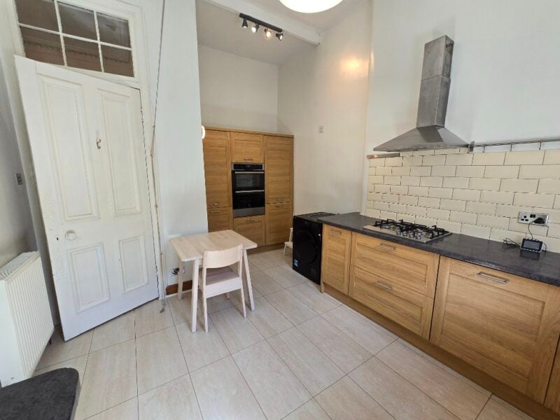 Flat Onslow Drive in Glasgow