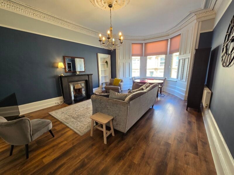 Flat Onslow Drive in Glasgow