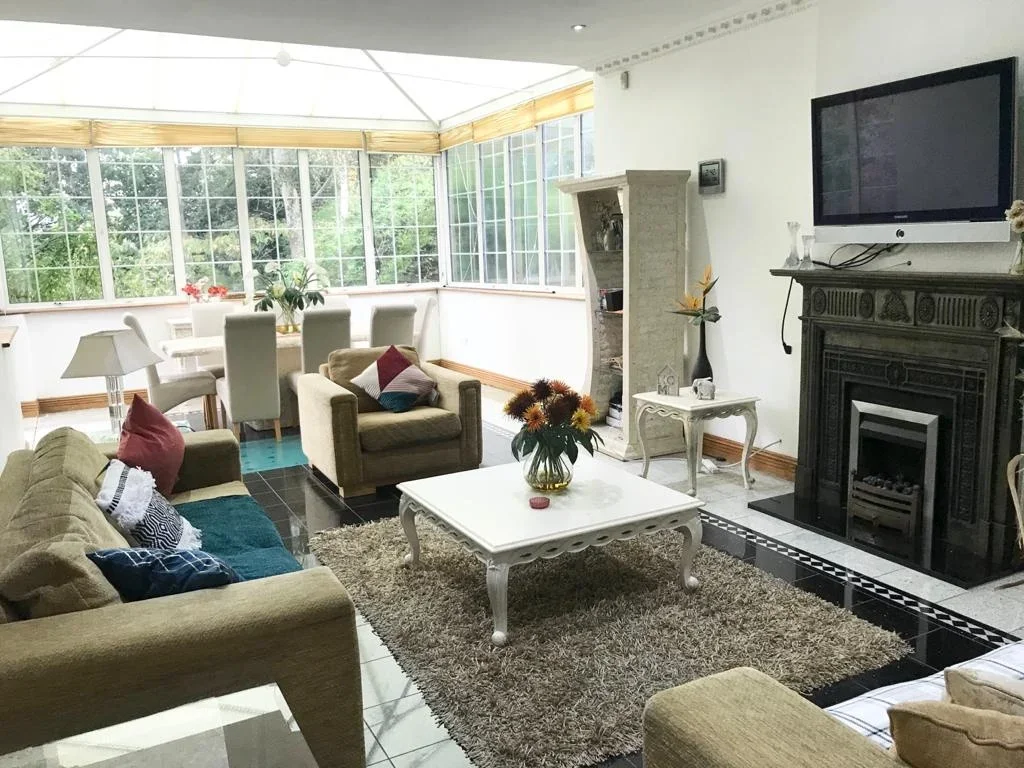 Room Fairholme Close in Greater London