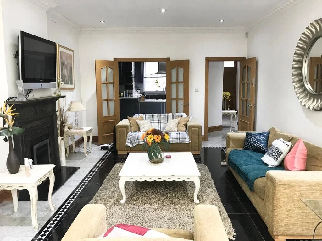 Room Fairholme Close in Greater London