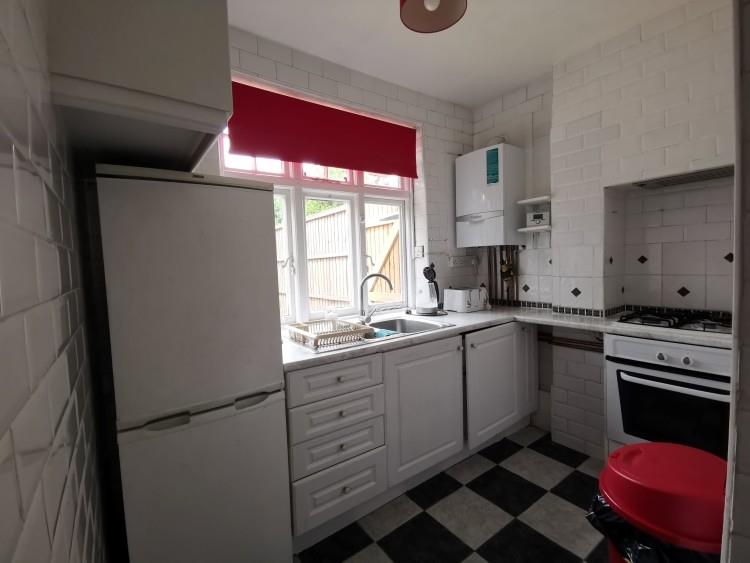 Room Fairfield Crescent in Greater London