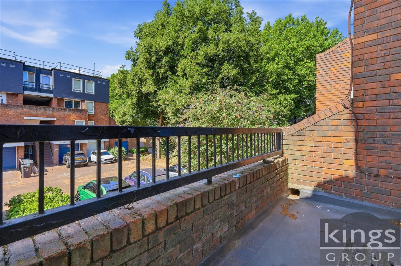 Flat Kessock Close in Greater London