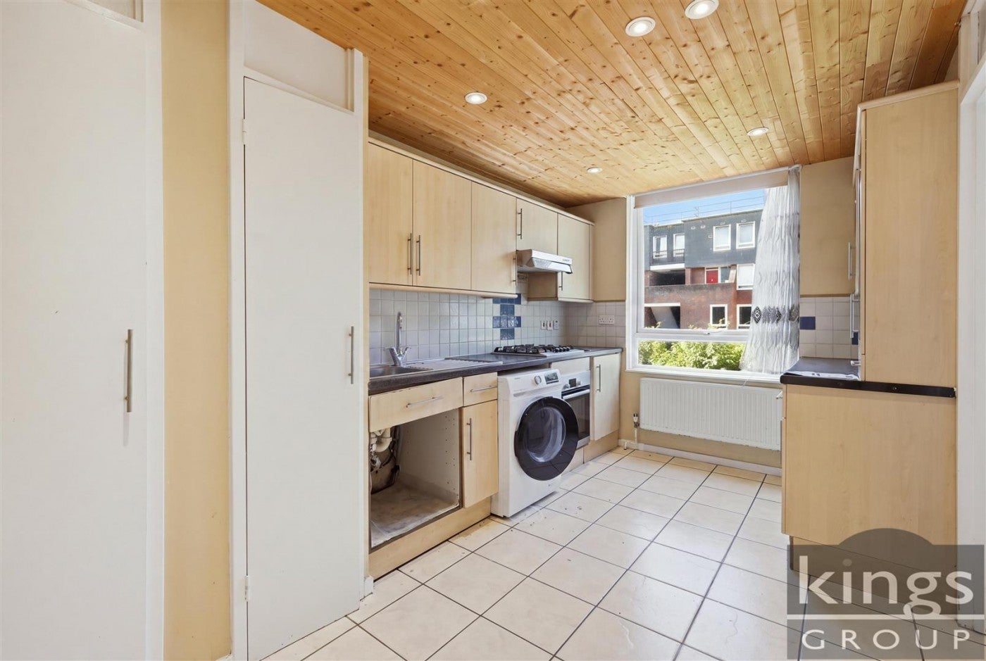 Flat Kessock Close in Greater London
