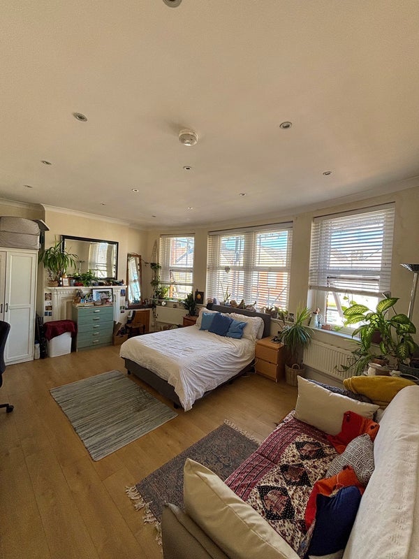 Room Green Lanes in Greater London