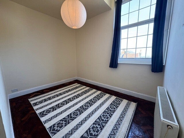 Flat Fishponds Road in Bristol