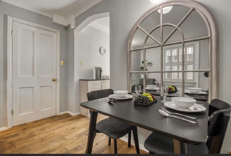 Room Finborough Road in Greater London