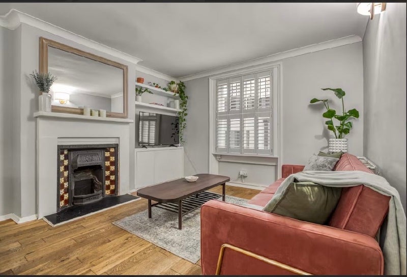 Room Finborough Road in Greater London