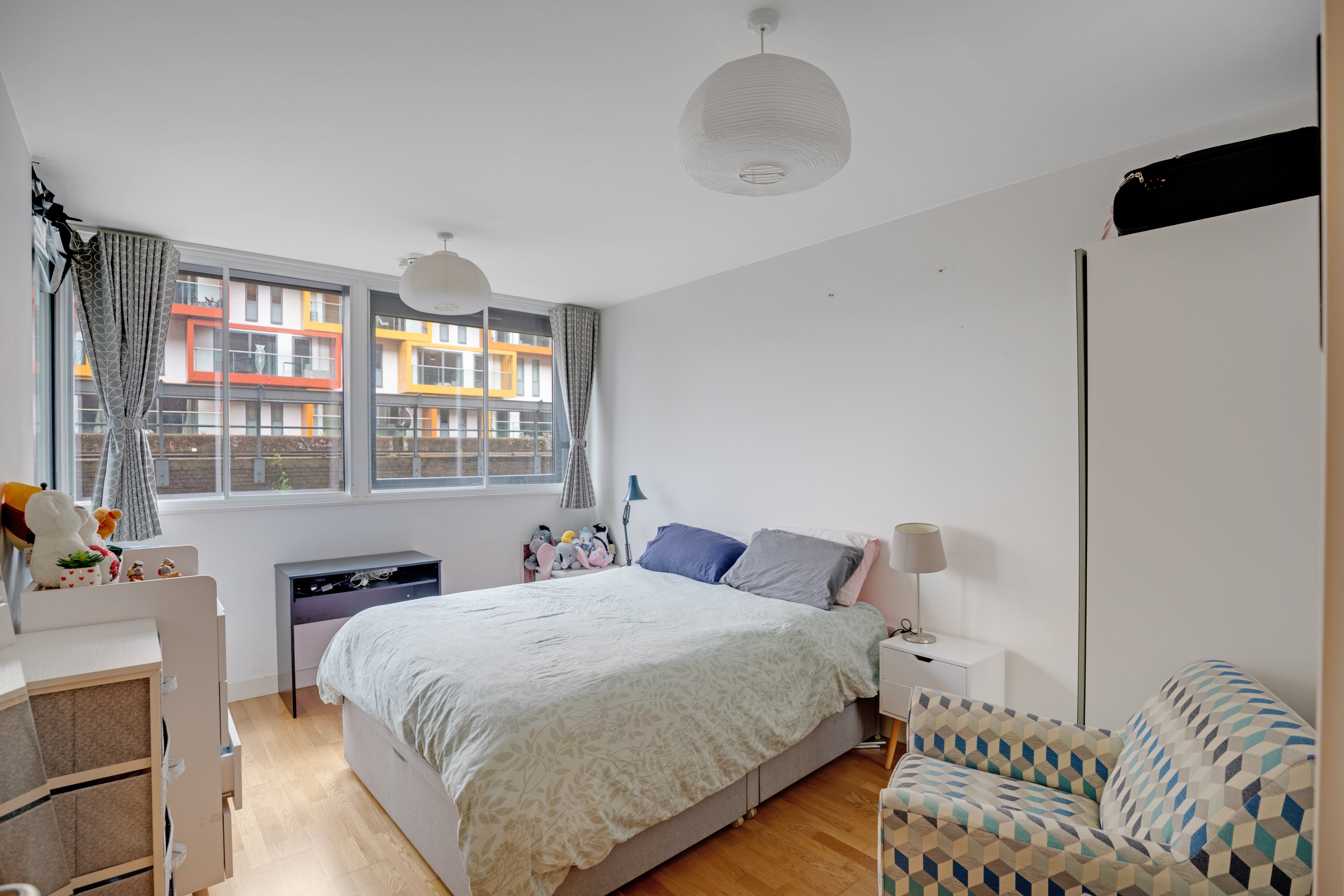 Flat Amelia Street in Greater London