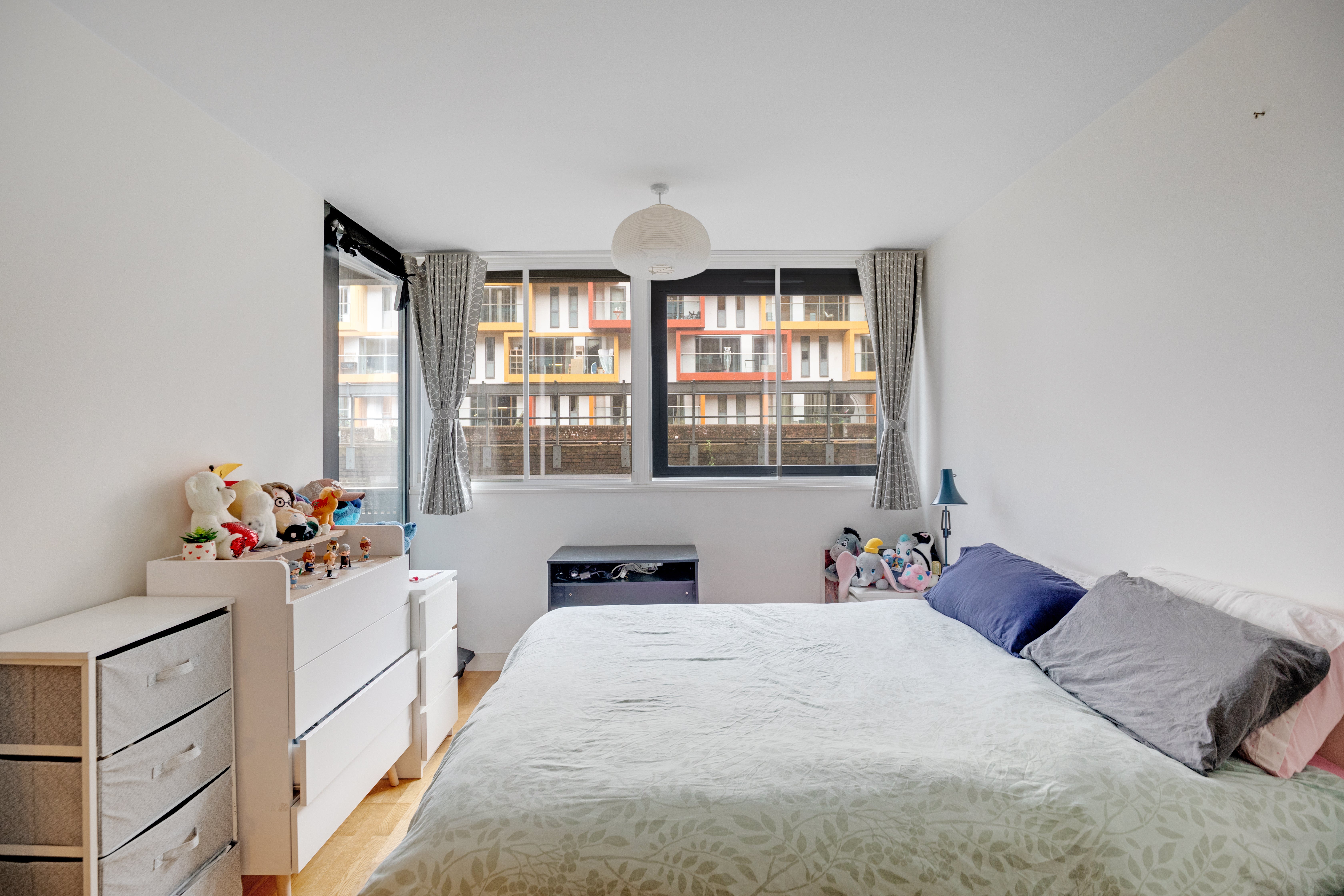 Flat Amelia Street in Greater London