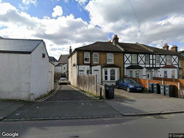 Flat Bensham Manor Road in Greater London