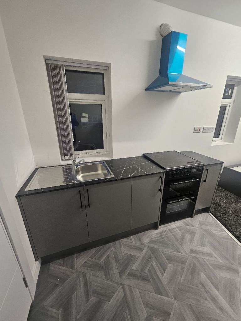 Flat Swan Square in Stoke-on-Trent