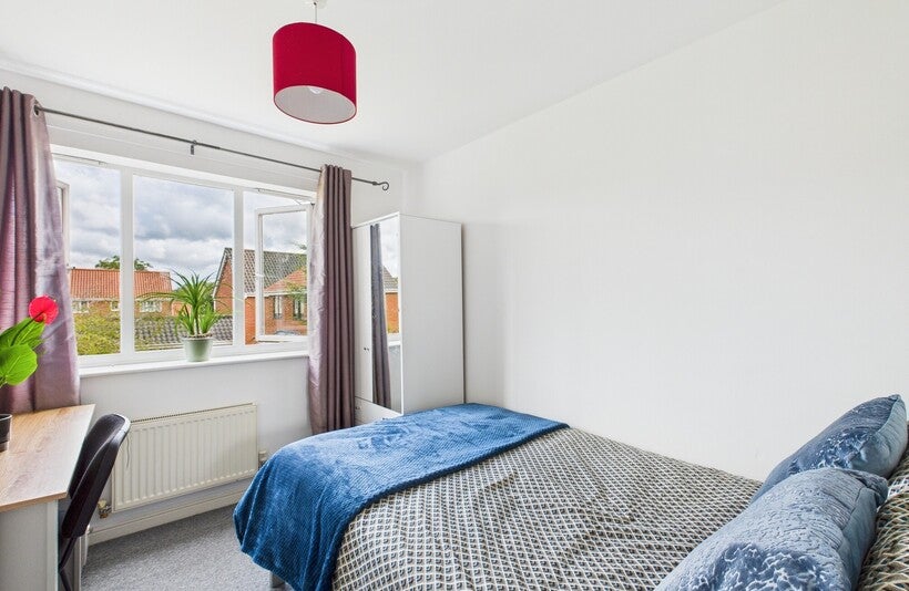 Room Swallow Tail Close in Norwich