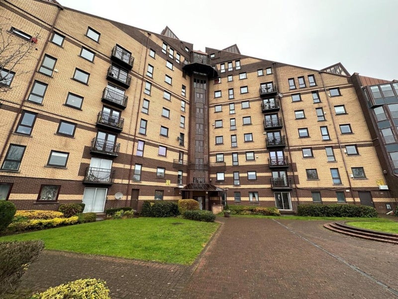 Flat Mavisbank Gardens in Glasgow