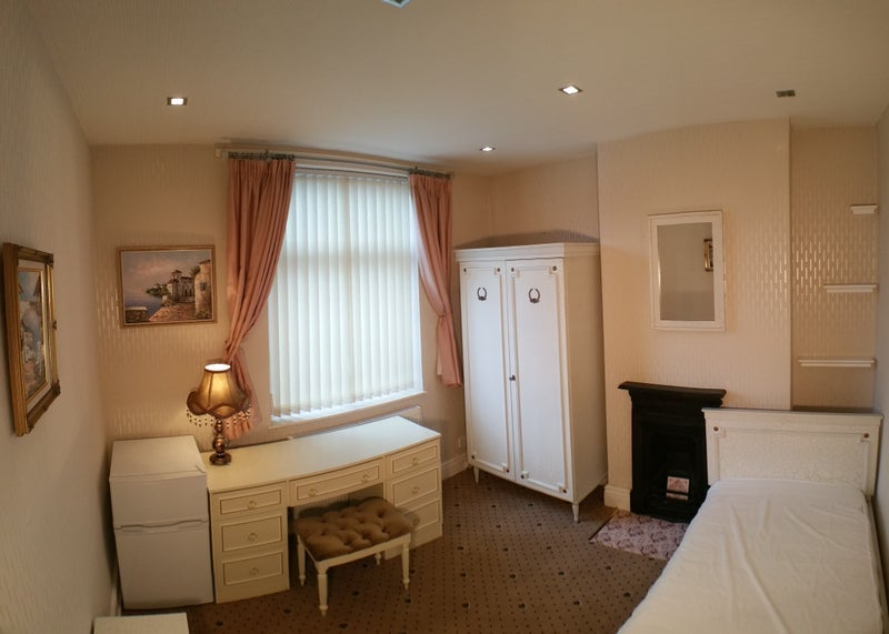 Room Oak Bank Avenue in Manchester