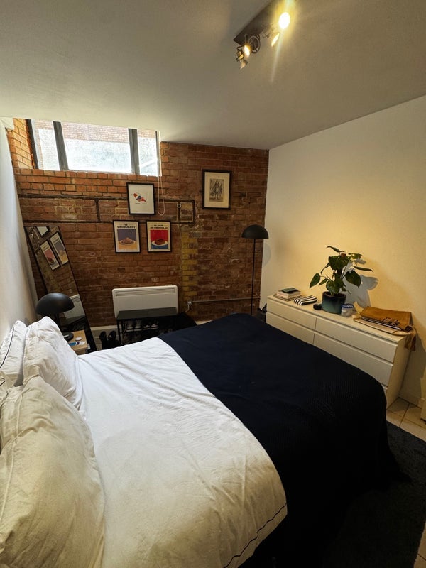 Room Back Church Lane in Greater London