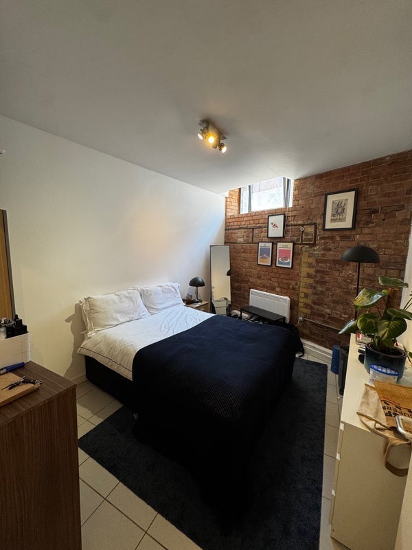 Room Back Church Lane in Greater London